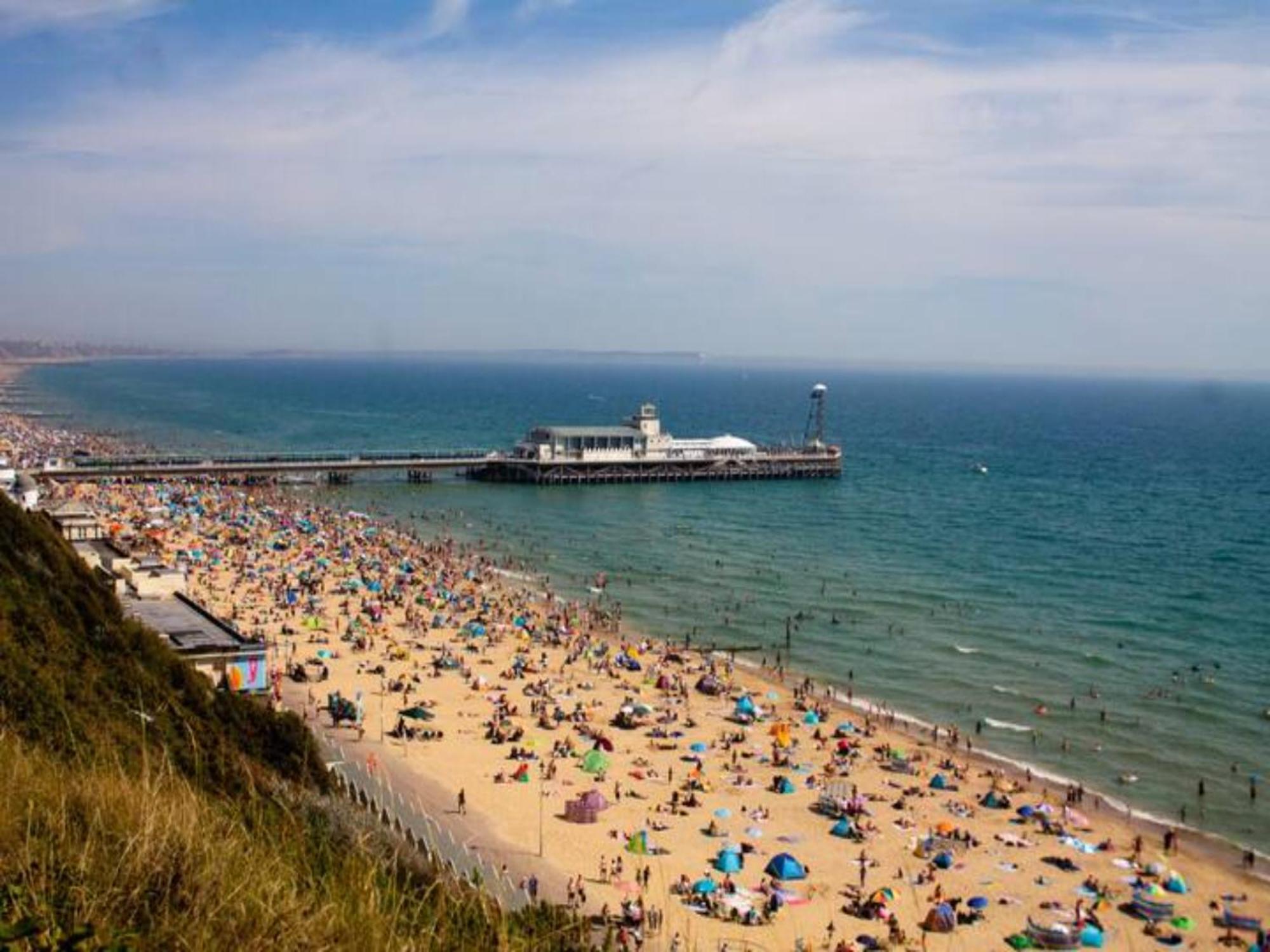 Newly Renovated Ideally Situated 2 Bedroom Flat Bournemouth Luaran gambar