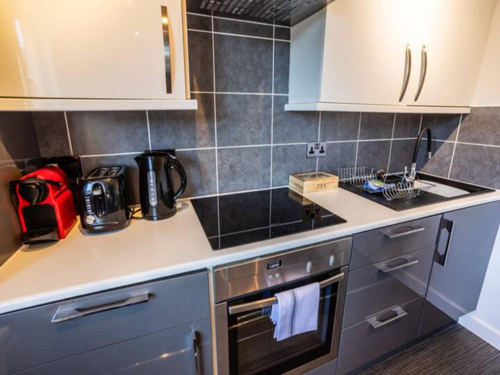 Newly Renovated Ideally Situated 2 Bedroom Flat Bournemouth Luaran gambar
