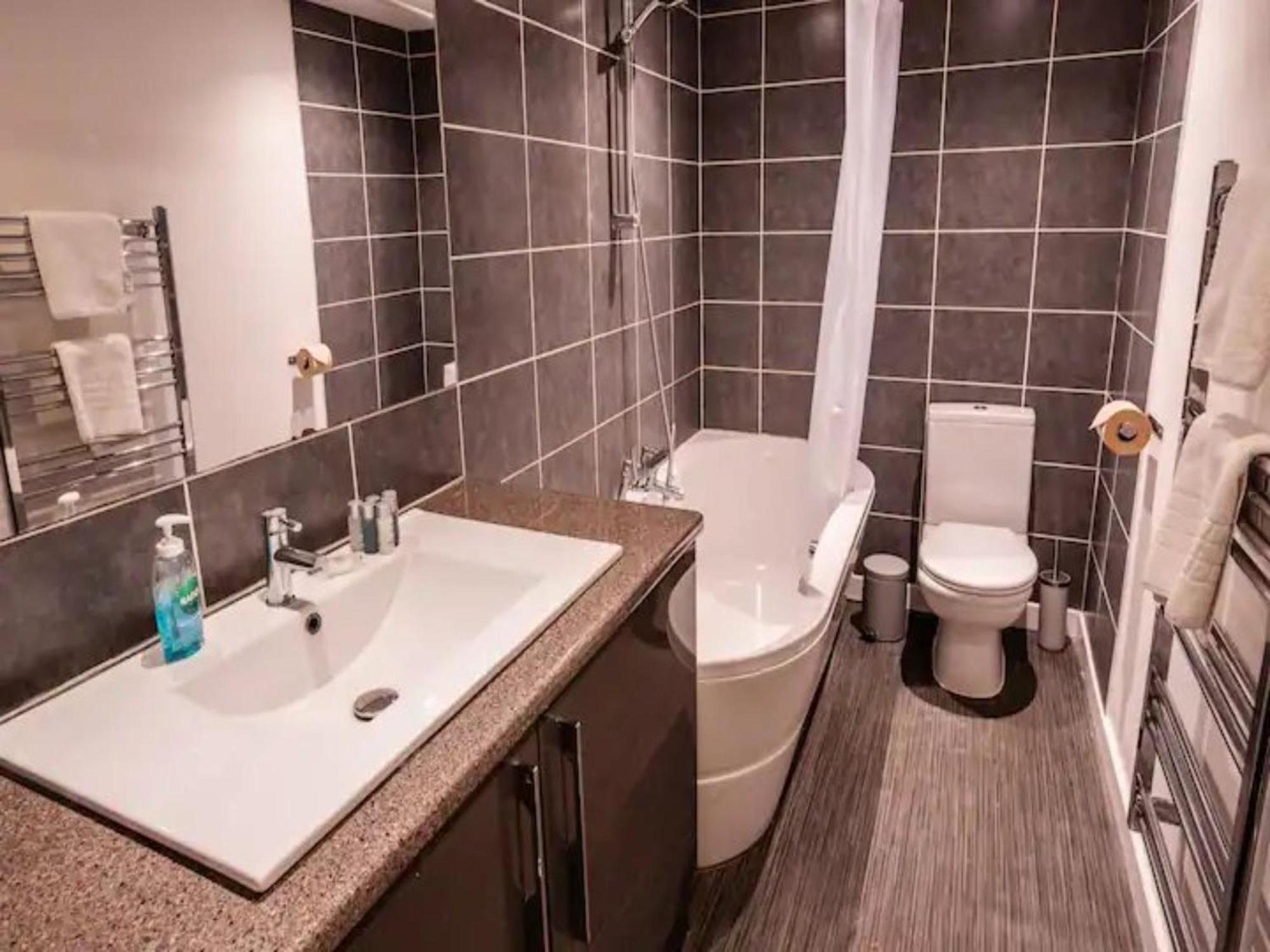 Newly Renovated Ideally Situated 2 Bedroom Flat Bournemouth Luaran gambar