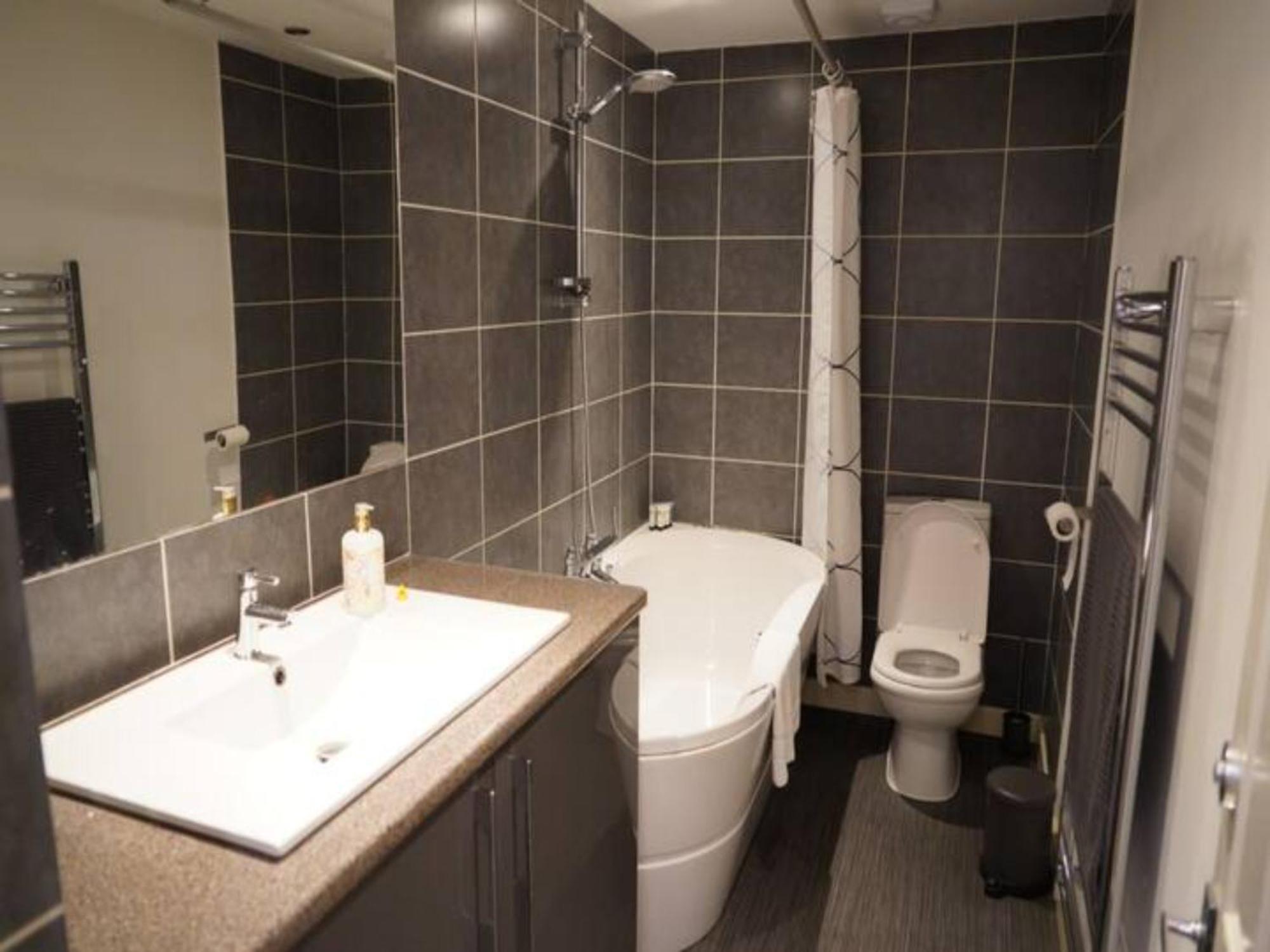 Newly Renovated Ideally Situated 2 Bedroom Flat Bournemouth Luaran gambar