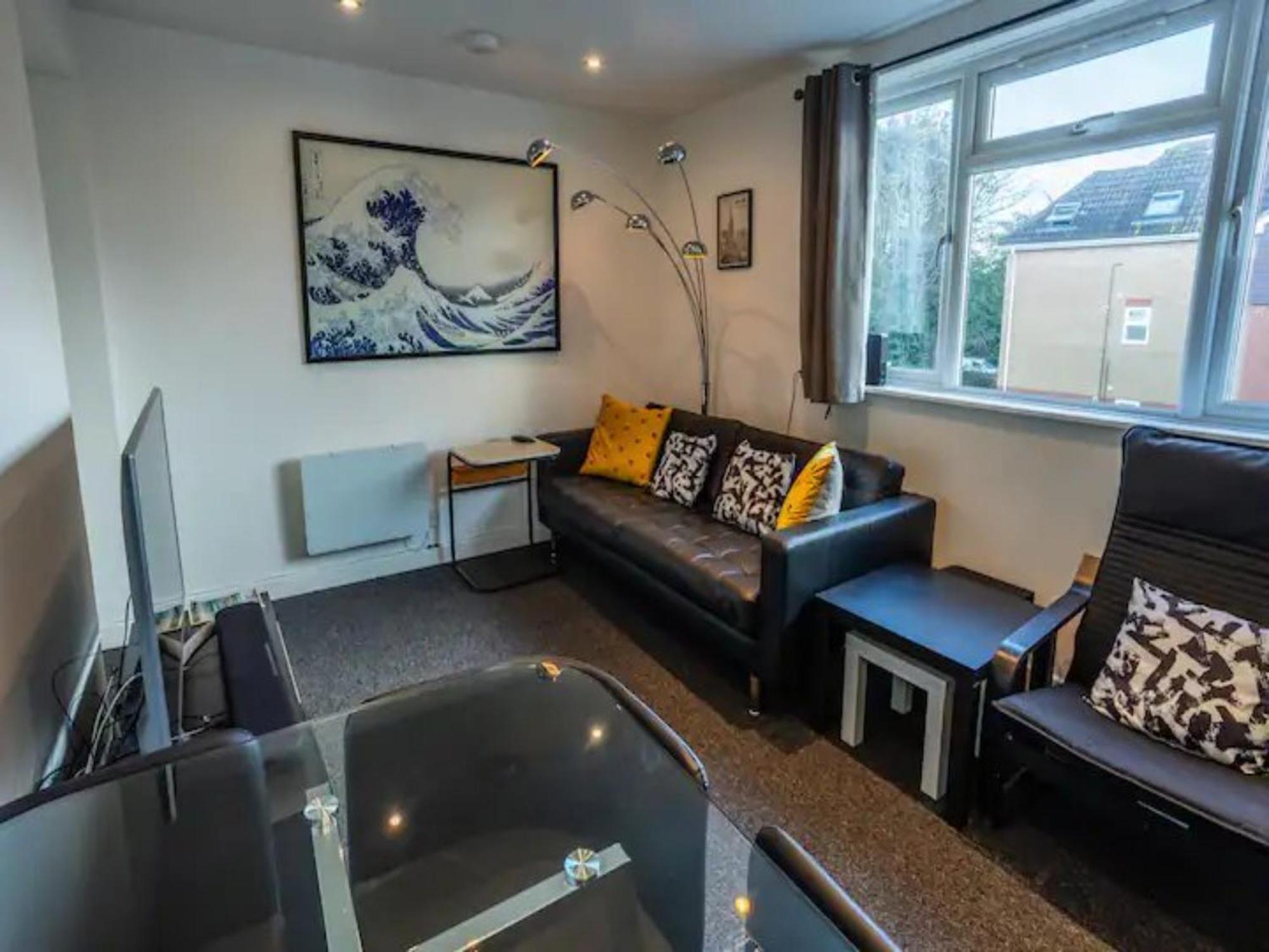 Newly Renovated Ideally Situated 2 Bedroom Flat Bournemouth Luaran gambar